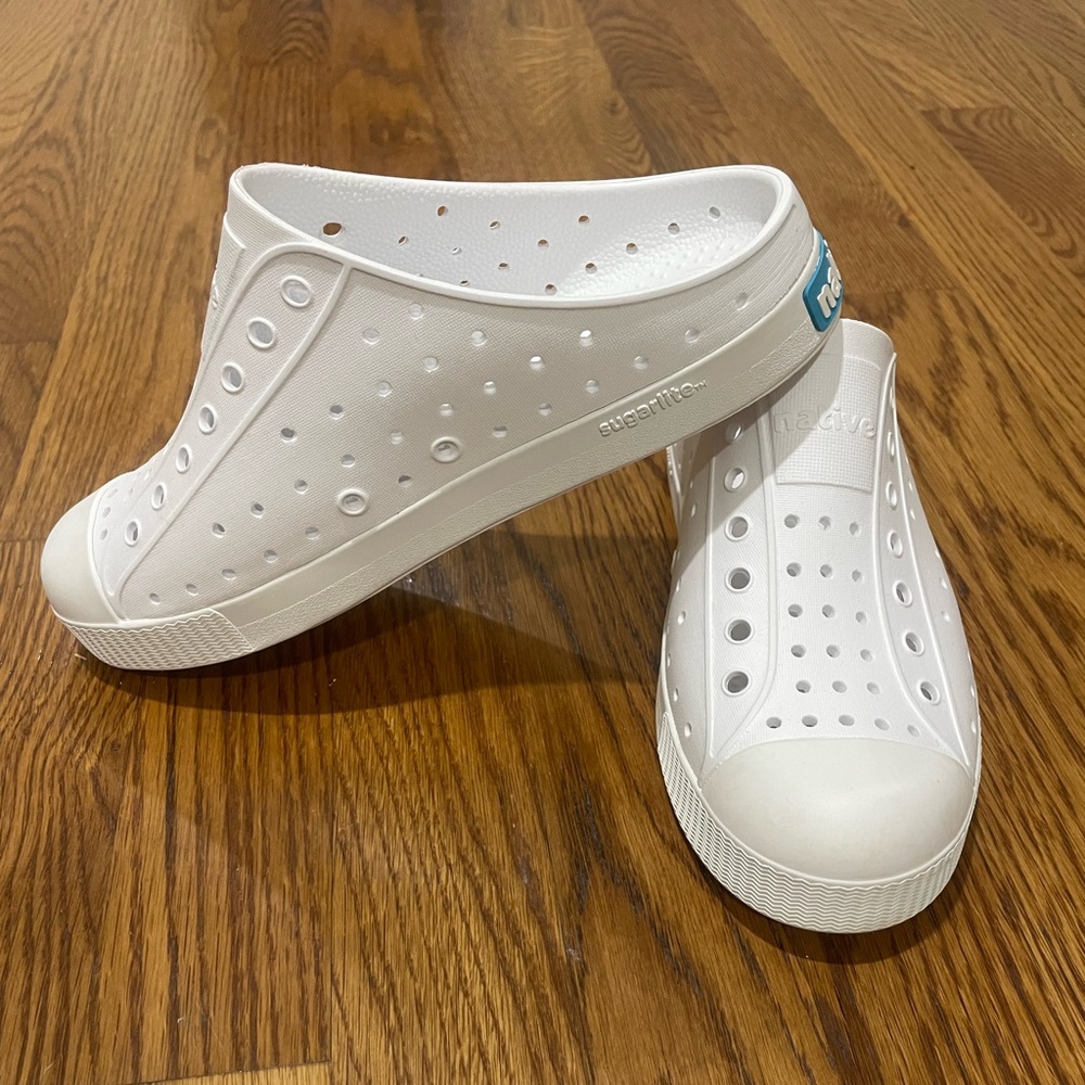 Native Slip On